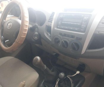 Toyota Hilux 2009 - Bán Toyota Hilux năm 2009, màu vàng, nhập khẩu, máy dầu