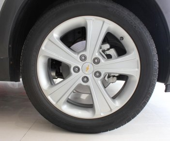 Chevrolet Captiva 2015 - Bán xe Chevrolet Captiva LTZ 2.4 AT đời 2015, màu bạc, odo mới 62k, biển SG