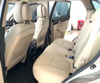 Kia Sorento   2017 - Cần bán Kia Sorento GATH 2.4AT model 2017 full option, màu vàng, xe đẹp, biển SG