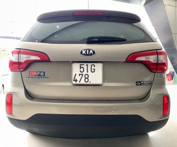 Kia Sorento   2017 - Cần bán Kia Sorento GATH 2.4AT model 2017 full option, màu vàng, xe đẹp, biển SG