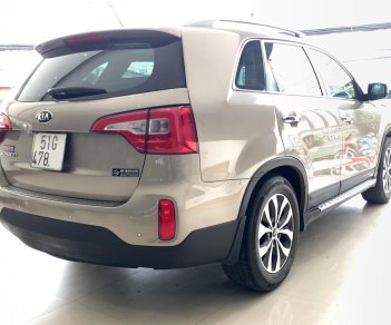 Kia Sorento   2017 - Cần bán Kia Sorento GATH 2.4AT model 2017 full option, màu vàng, xe đẹp, biển SG