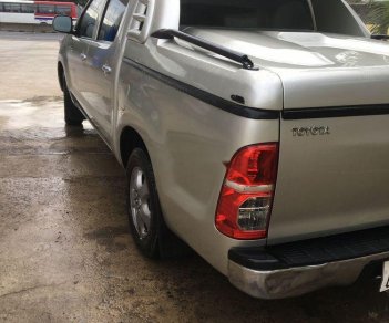 Toyota Hilux   2012 - Cần bán gấp Toyota Hilux đời 2012, màu bạc, nhập khẩu nguyên chiếc, chính chủ