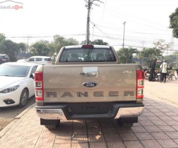 Ford Ranger XLT 2.2L 4x4 MT 2019 - Bán ô tô Ford Ranger XLT 2.2L 4x4 MT đời 2019, màu vàng, nhập khẩu nguyên chiếc, giá 739tr