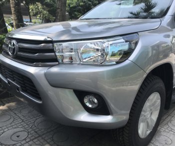 Toyota Hilux E 2019 - Mua bán Toyota Hilux giá rẻ nhất, giảm ngay tiền mặt, tặng phụ kiện, hỗ trợ trả góp 80%, LH: 097 698 7767