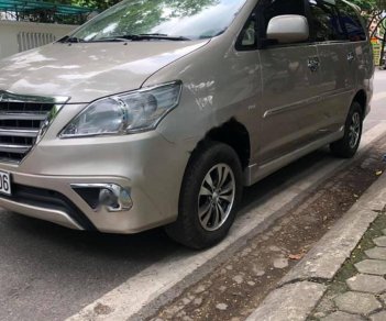 Toyota Innova 2013 - Bán Toyota Innova 2.0E năm 2013, màu vàng, chính chủ 