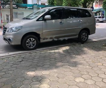 Toyota Innova 2013 - Bán Toyota Innova 2.0E năm 2013, màu vàng, chính chủ 