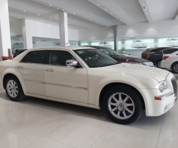 Chrysler 300 3.5 AT 2010 - Bán xe Chrysler 300 3.5 AT 2010 màu cà phê sữa, nhập khẩu, hotline: 0985.190491 Ngọc