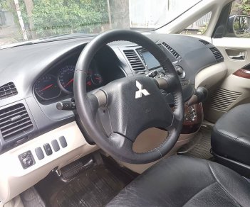 Mitsubishi Grandis AT 2009 - Cần bán Grandish sx 2009 số tự động, màu vàng cát