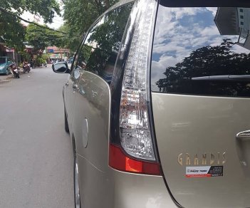 Mitsubishi Grandis AT 2009 - Cần bán Grandish sx 2009 số tự động, màu vàng cát