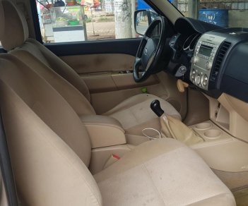 Ford Everest 2009 - Cần bán xe Ford Everest đời 2009, màu bạc mới 95% giá tốt 383 triệu đồng