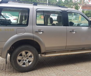 Ford Everest 2009 - Cần bán xe Ford Everest đời 2009, màu bạc mới 95% giá tốt 383 triệu đồng