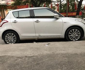 Suzuki Swift 2015 - Bán Suzuki Swift 1.4AT đời 2015, màu trắng, nhập khẩu  