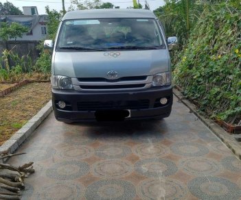 Toyota Hiace 2010 - Cần bán Toyota Hiace năm sản xuất 2010, màu bạc, giá 360tr