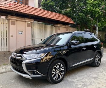 Mitsubishi Outlander 2018 - Bán Mitsubishi Outlander 2.4 CVT đời 2018, màu đen chính chủ