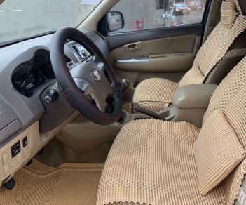 Toyota Hilux 2012 - Bán Toyota Hilux đời 2012, màu bạc