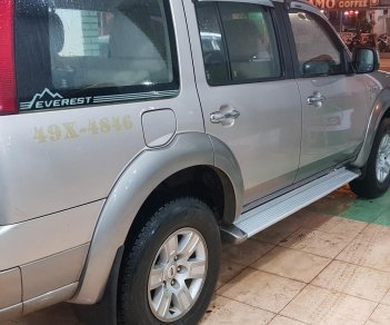 Ford Everest 2009 - Cần bán xe Ford Everest đời 2009, màu bạc mới 95% giá tốt 383 triệu đồng