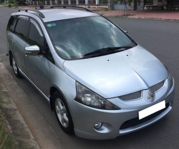 Mitsubishi Grandis 2006 - Gia đình cần bán Grandis 2006, số tự động, màu bạc