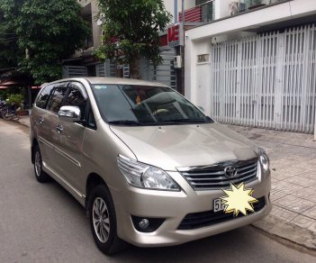 Toyota Innova 2.0 E 2012 - Cần bán gấp Toyota Innova 2012, xe gia đình sử dụng còn zin