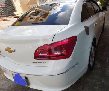 Chevrolet Cruze LT 1.6 MT 2016 - Bán ô tô Chevrolet Cruze LT 1.6 MT đời 2016, màu trắng  