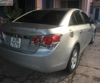 Chevrolet Cruze 2010 - Xe Chevrolet Cruze đời 2010, màu bạc xe gia đình