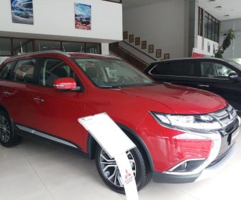 Mitsubishi Outlander   2019 - Bán xe Mitsubishi Outlander năm sản xuất 2019, màu đỏ