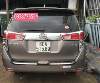 Toyota Innova E 2.0MT 2018 - Bán ô tô Toyota Innova E 2.0MT sản xuất 2018, màu xám (ghi), giá 705tr