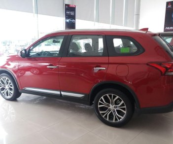 Mitsubishi Outlander   2019 - Bán xe Mitsubishi Outlander năm sản xuất 2019, màu đỏ