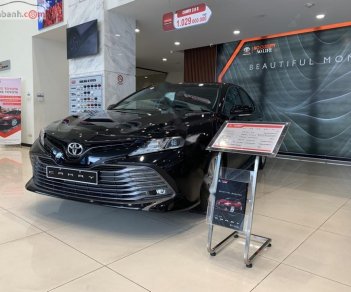 Toyota Camry 2.0E 2019 - Bán xe Toyota Camry 2.0E sản xuất năm 2019, màu đen, nhập khẩu nguyên chiếc