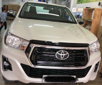 Toyota Hilux   2018 - Cần bán Toyota Hilux sản xuất năm 2018, màu trắng, giá tốt