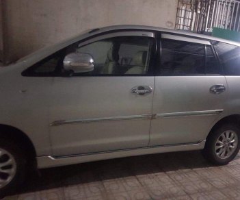 Toyota Innova 2014 - Cần bán xe Toyota Innova đời 2014, màu bạc xe gia đình, giá 555tr