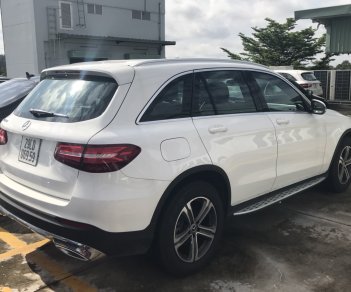 Mercedes-Benz GLC-Class 2018 - Cần bán Mercedes GLC200 2019 chạy 30km, miễn thuế 10%, giá cực tốt, nhận xe ngay