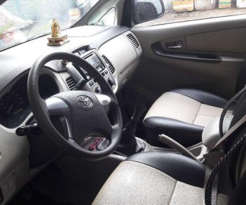 Toyota Innova 2014 - Bán xe Toyota Innova sản xuất năm 2014, màu bạc  