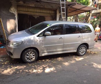 Toyota Innova 2014 - Cần bán xe Toyota Innova đời 2014, màu bạc chính chủ, 485 triệu