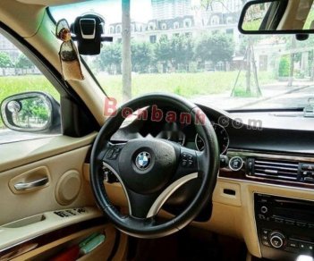 BMW 3 Series 2010 - Cần bán xe BMW 325i đời 2010, màu đen xe gia đình