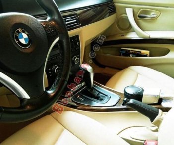 BMW 3 Series 2010 - Cần bán xe BMW 325i đời 2010, màu đen xe gia đình