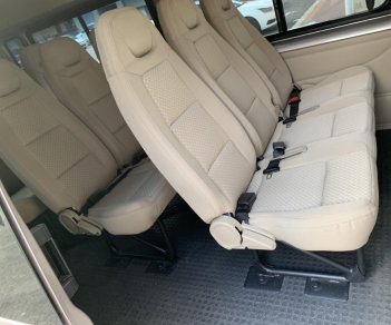 Ford Transit 2017 - Cần bán xe Transit 2017, số sàn, màu vàng cát