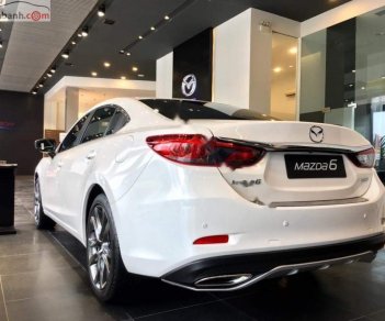 Mazda 6 2.0L Premium 2018 - Bán Mazda 6 2.0L Premium 2018, màu trắng, giá chỉ 859 triệu