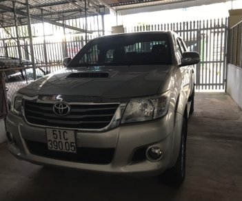 Toyota Hilux E 2014 - Bán Toyota Hilux E năm 2014, màu bạc, nhập khẩu, giá chỉ 450 triệu