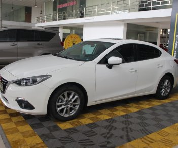 Mazda 3 1.5AT  2016 - Bán ô tô Mazda 3 1.5AT, hỗ trợ trả góp 70% đời 2016, màu trắng