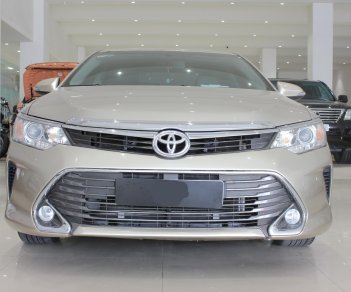 Toyota Camry 2.5Q 2016 - Cần bán xe Toyota Camry 2.5Q sản xuất năm 2016, màu vàng, biển SG, giá tốt