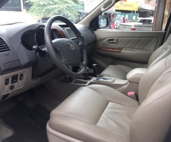 Toyota Fortuner V 2009 - Cần bán gấp Fortuner 9/2009 máy xăng full option