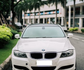 BMW 3 Series 320I 2010 - Cần bán em BMW 320i ĐKLĐ 2010, màu trắng