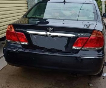 Toyota Camry 2.4G 2004 - Cần bán gấp Toyota Camry 2.4G 2004, màu đen