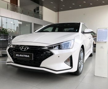 Hyundai Elantra 2019 - Bán Hyundai Elantra 2019, xe đủ màu giao ngay, giá tốt. Hỗ trợ trả góp