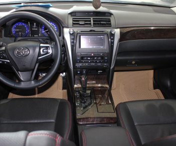 Toyota Camry 2.5Q 2016 - Cần bán xe Toyota Camry 2.5Q sản xuất năm 2016, màu vàng, biển SG, giá tốt