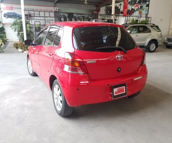 Toyota Yaris 2011 - Bán xe Yaris 2011 nhập Thái Lan, nhỏ nhỏ xinh xinh, màu đỏ