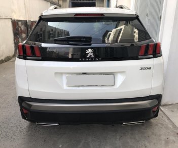 Peugeot 3008 2018 - Cần bán xe Peugeot 3008 sản xuất 2018 màu trắng