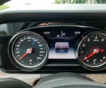 Mercedes-Benz E class   2018 - Bán E200 sản xuất 2018 mẫu 2019, xe đẹp đi đúng 16.000km, cam kết chất lượng bao kiểm tra hãng