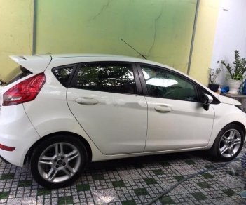 Ford Fiesta 2011 - Bán Ford Fiesta đời 2011, màu trắng chính chủ, giá 330tr