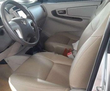 Toyota Innova 2015 - Gia đình bán Toyota Innova năm 2015, màu bạc, giá 475tr